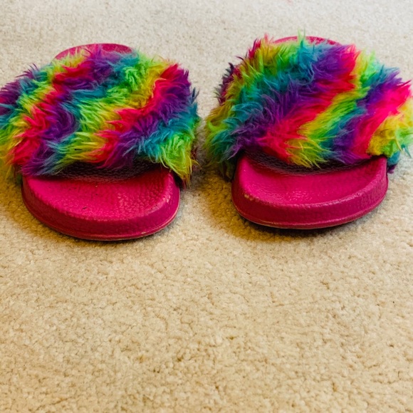 Little girl’s slides - Picture 5 of 11